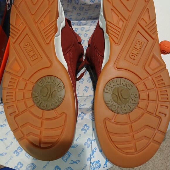 Athletic_Shoes